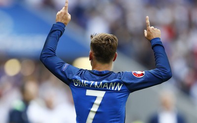 尊皇国际独家-伊朗足球名将之子入选国家队引关注