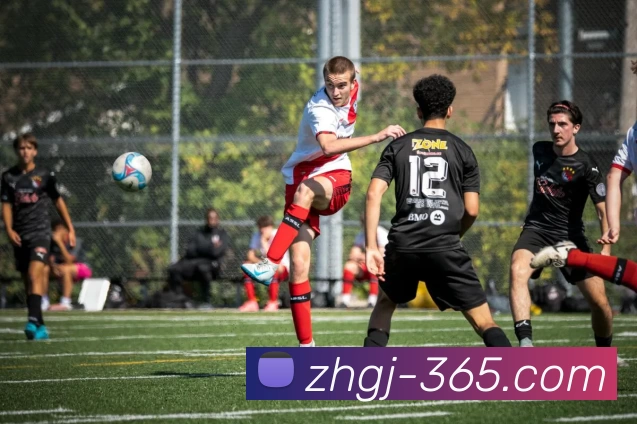 足球：法甲本轮精彩瞬间